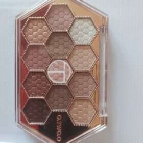 O.TWO.O Honeycomb  Diamond Eye Shadow Palette photo review