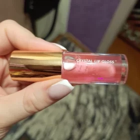 O.TWO.O Hydrating plump shiny crystal lip oil photo review