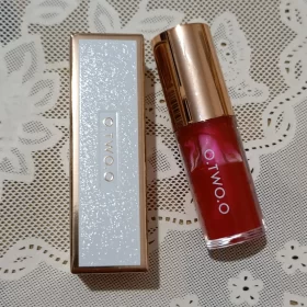 O.TWO.O Hydrating plump shiny crystal lip oil photo review