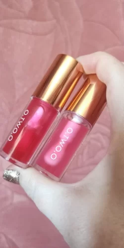 O.TWO.O Hydrating plump shiny crystal lip oil photo review