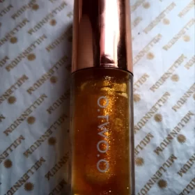 O.TWO.O Hydrating plump shiny crystal lip oil photo review