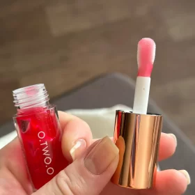 O.TWO.O Hydrating plump shiny crystal lip oil photo review