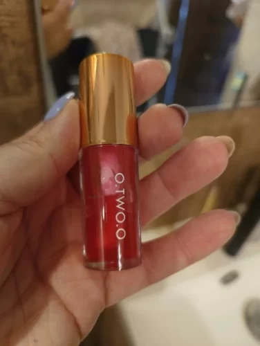 O.TWO.O Hydrating plump shiny crystal lip oil photo review