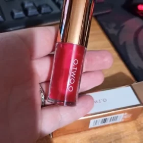 O.TWO.O Hydrating plump shiny crystal lip oil photo review