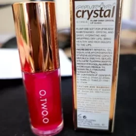 O.TWO.O Hydrating plump shiny crystal lip oil photo review